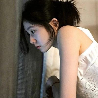 飘动的红丝带